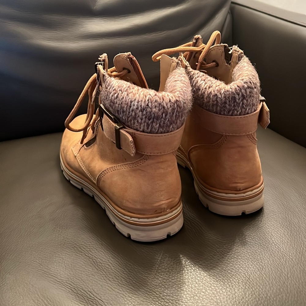 Boots - Picture 4 of 4